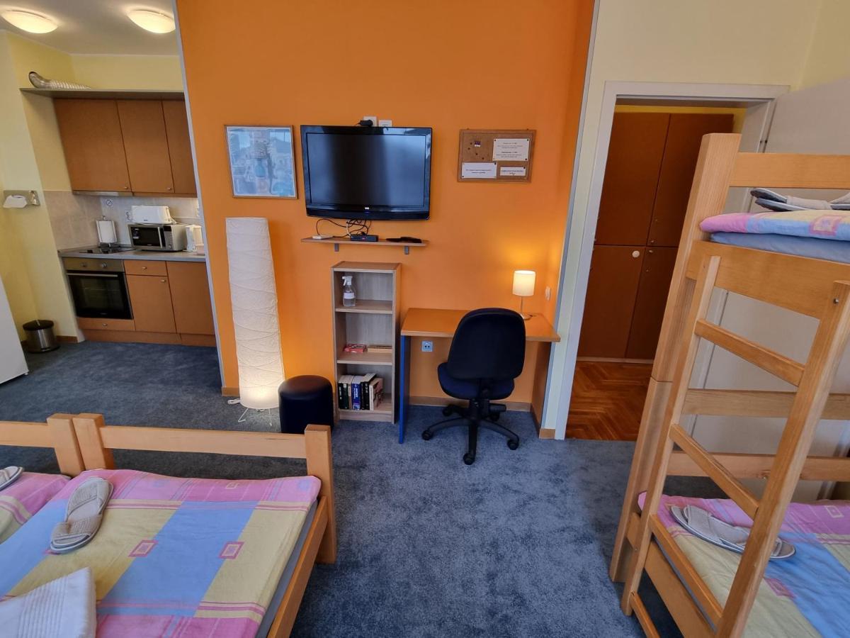 Spirit Hostel And Apartments Belgrád Kültér fotó