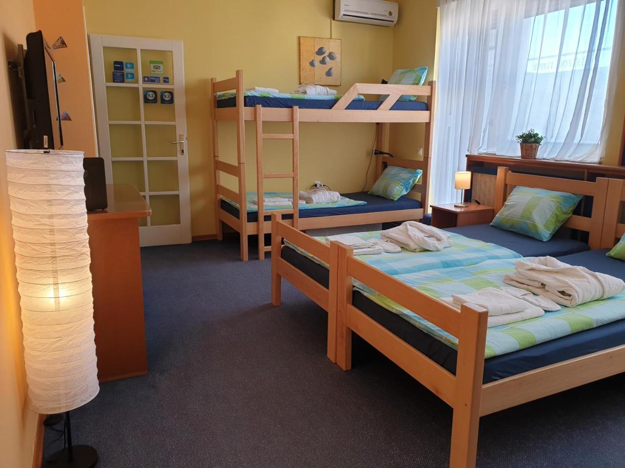 Spirit Hostel And Apartments Belgrád Kültér fotó