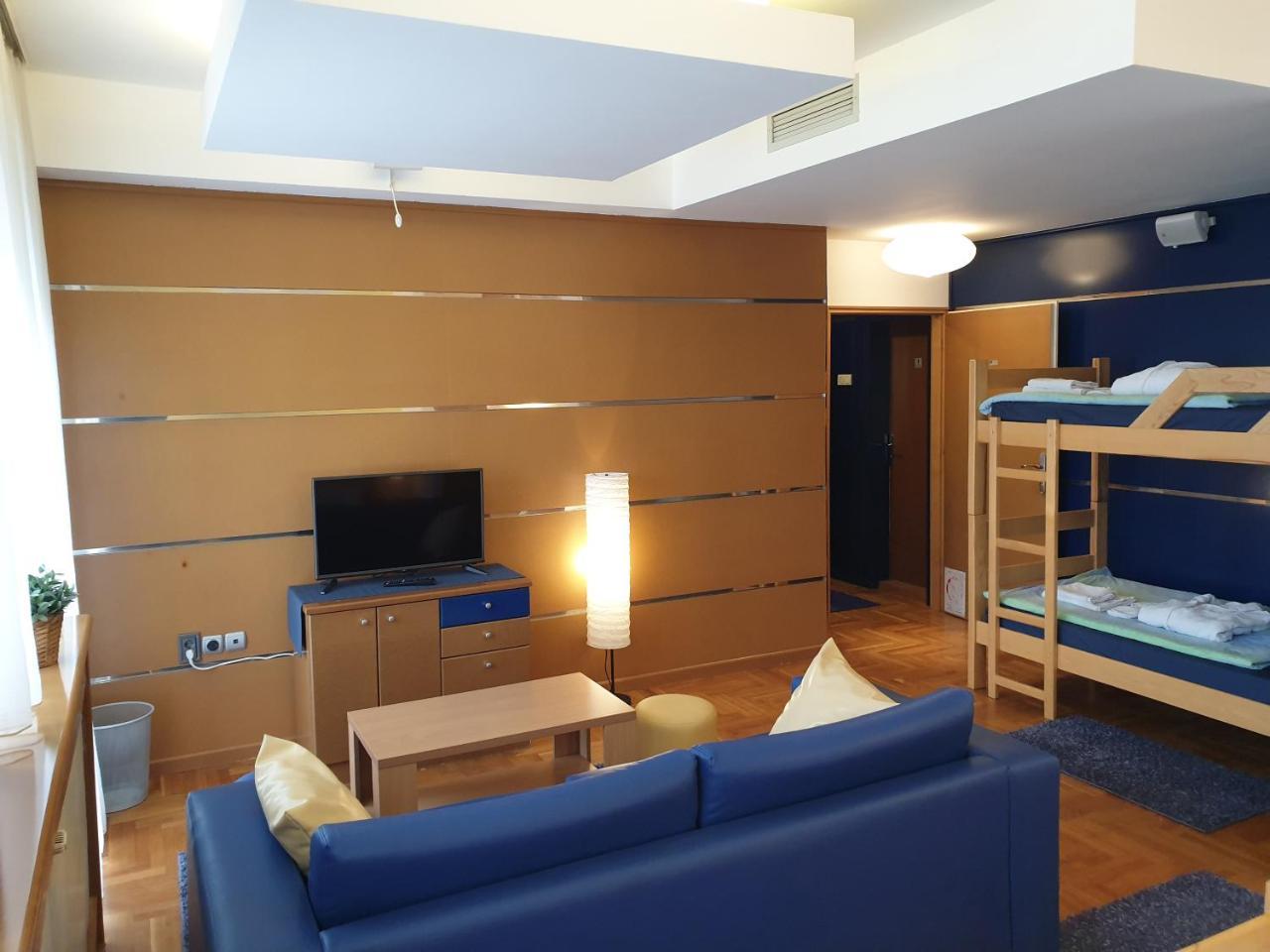 Spirit Hostel And Apartments Belgrád Kültér fotó