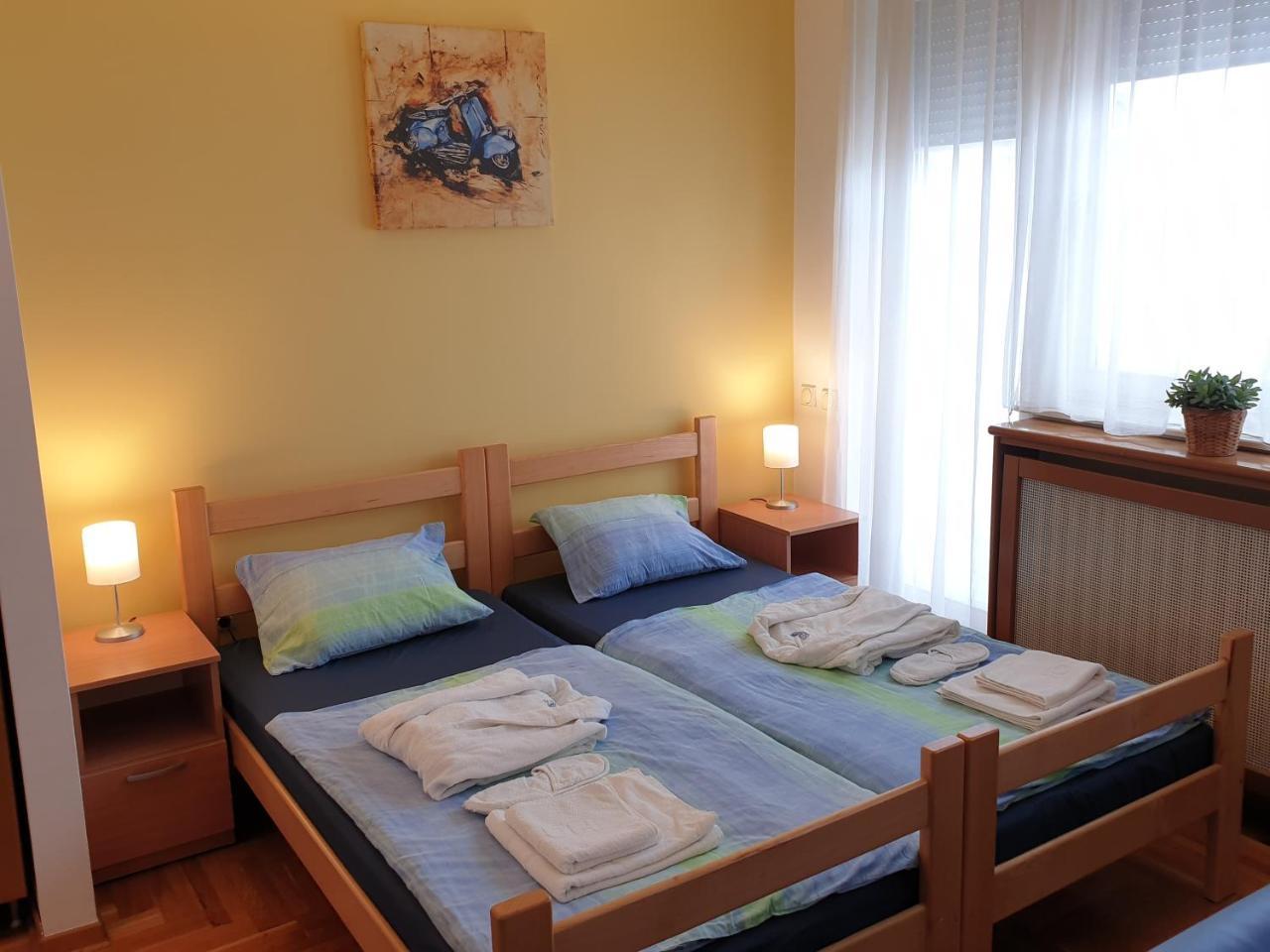 Spirit Hostel And Apartments Belgrád Kültér fotó