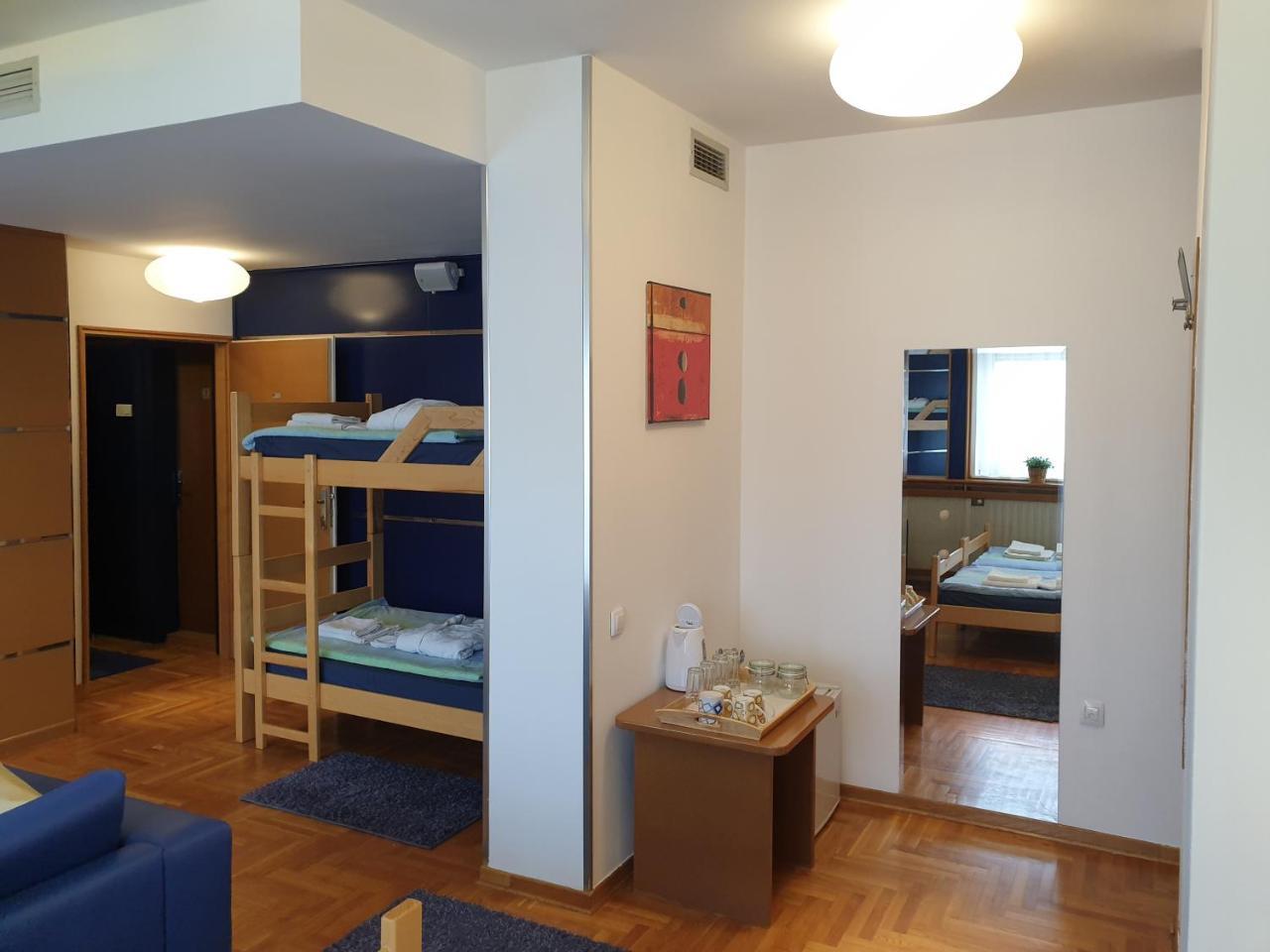 Spirit Hostel And Apartments Belgrád Kültér fotó