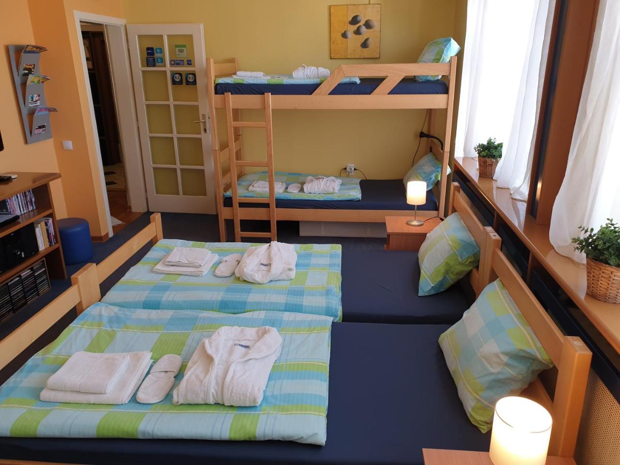 Spirit Hostel And Apartments Belgrád Kültér fotó