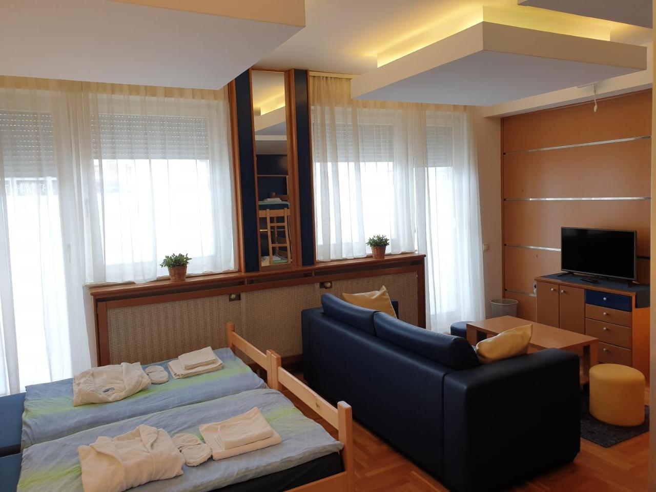 Spirit Hostel And Apartments Belgrád Kültér fotó